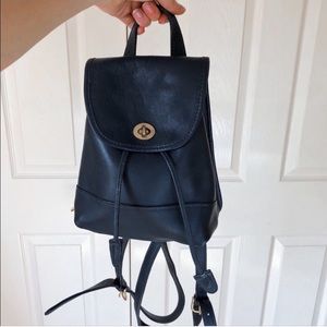 Vintage Coach mini backpack 🎒